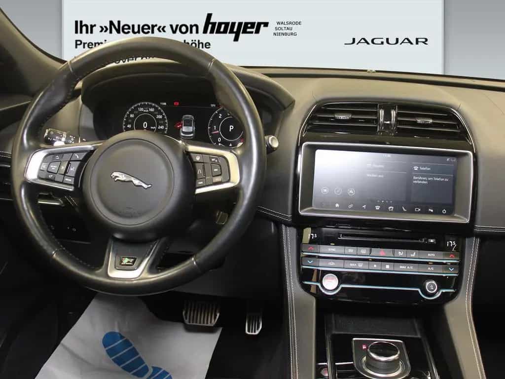 Jaguar F-Pace 30d R-Sport AWD Xenon Pano Navi DAB Winte 02/2020-photo-4