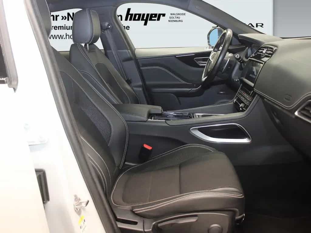 Jaguar F-Pace 30d R-Sport AWD Xenon Pano Navi DAB Winte 02/2020-photo-5