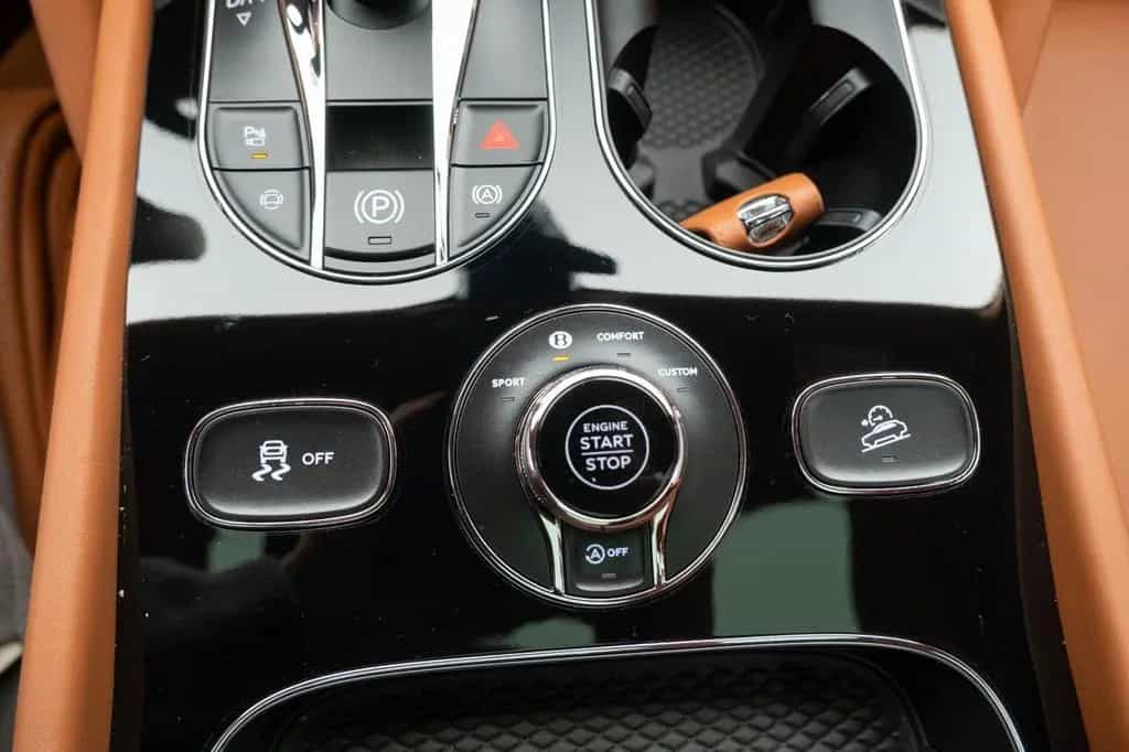 Bentley Bentayga S 4.0 V8 09/2024-photo-24