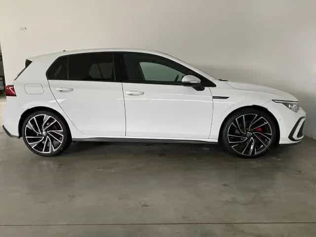 Volkswagen Golf GTD 2.0 TDI DSG PANO+AHK+NAVI 05/2021-photo-2