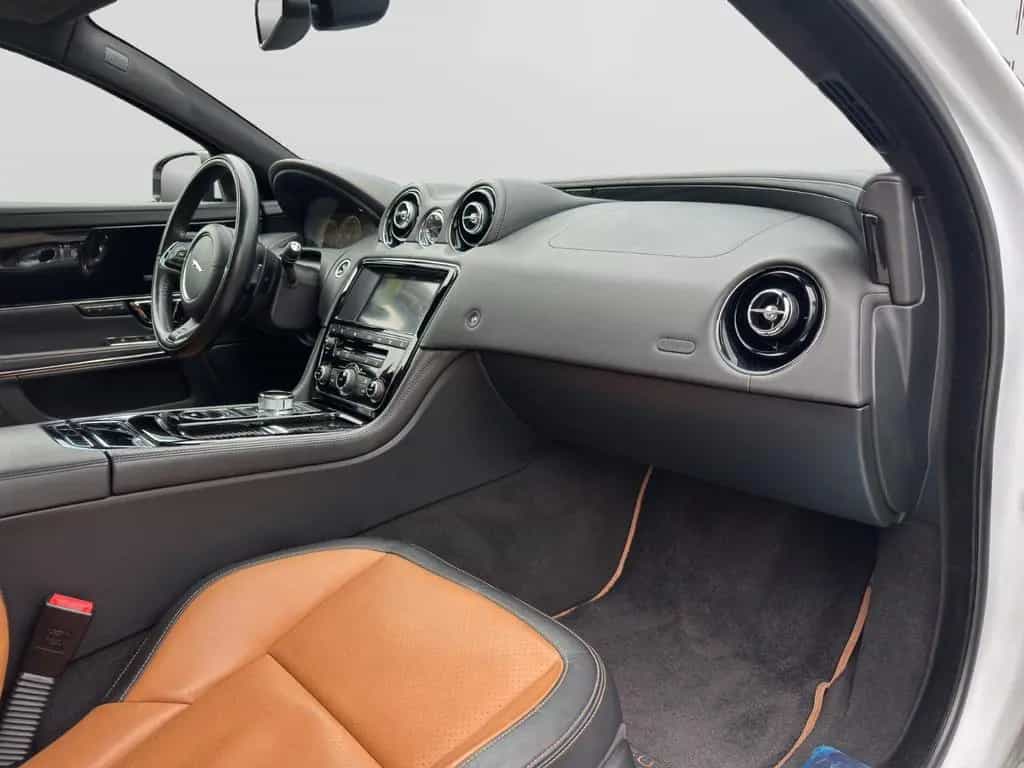 Jaguar XJR Digital-Tacho|Pano|Meridian|360°Kamera 03/2017-photo-10