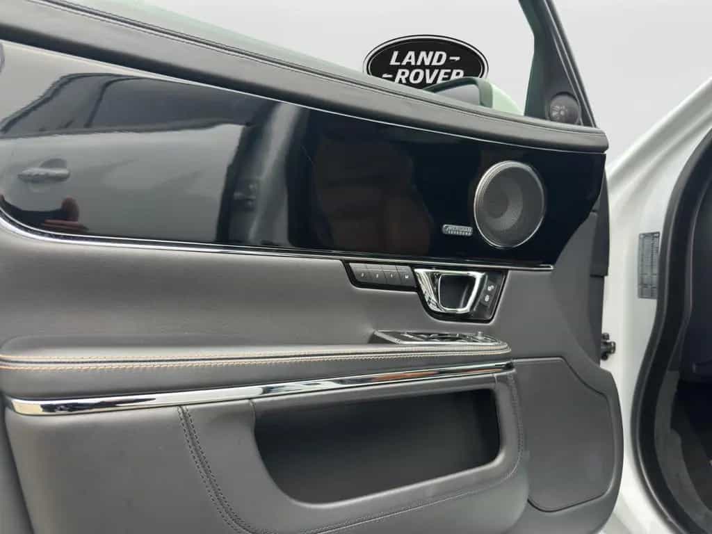 Jaguar XJR Digital-Tacho|Pano|Meridian|360°Kamera 03/2017-photo-12