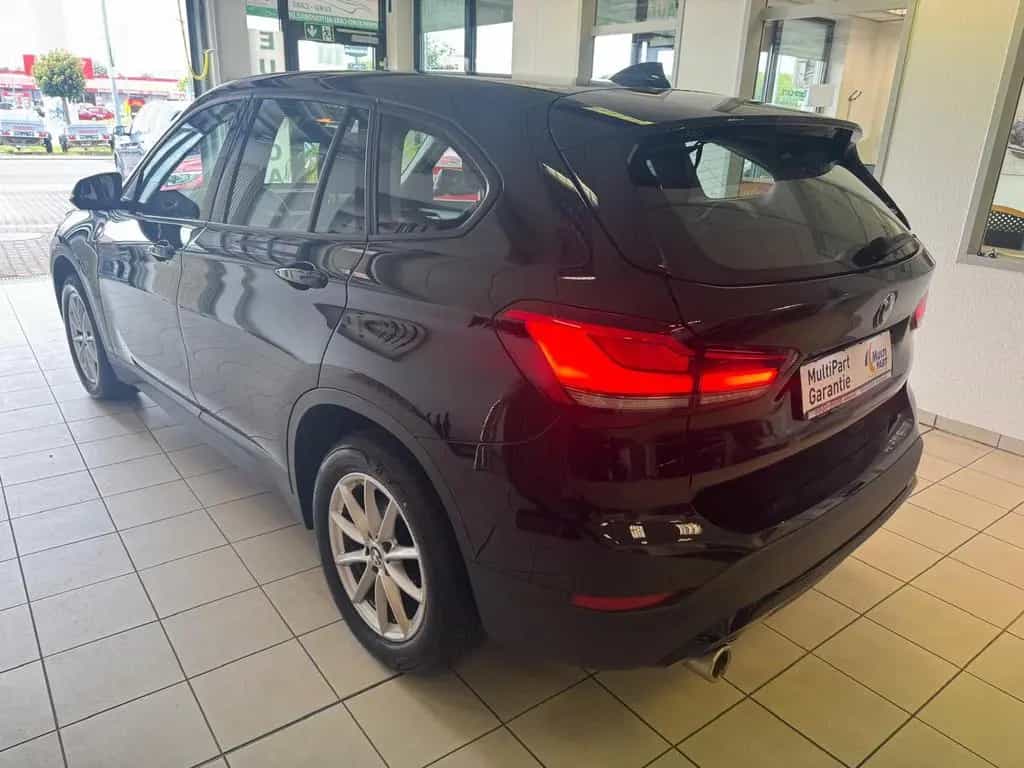BMW X1 Baureihe 18i / NAVI/ SCHECKHEFT / LED / 07/2020-photo-4