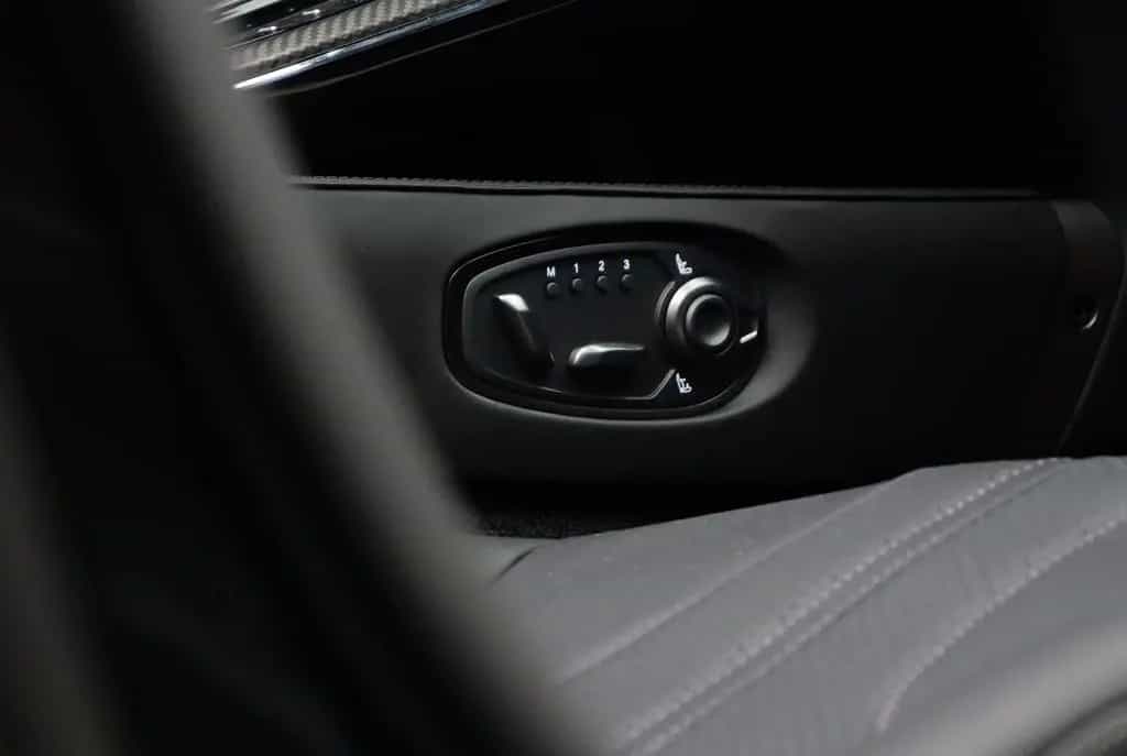 Aston Martin V8 Vantage 4.0 V8 Roadster null-photo-15
