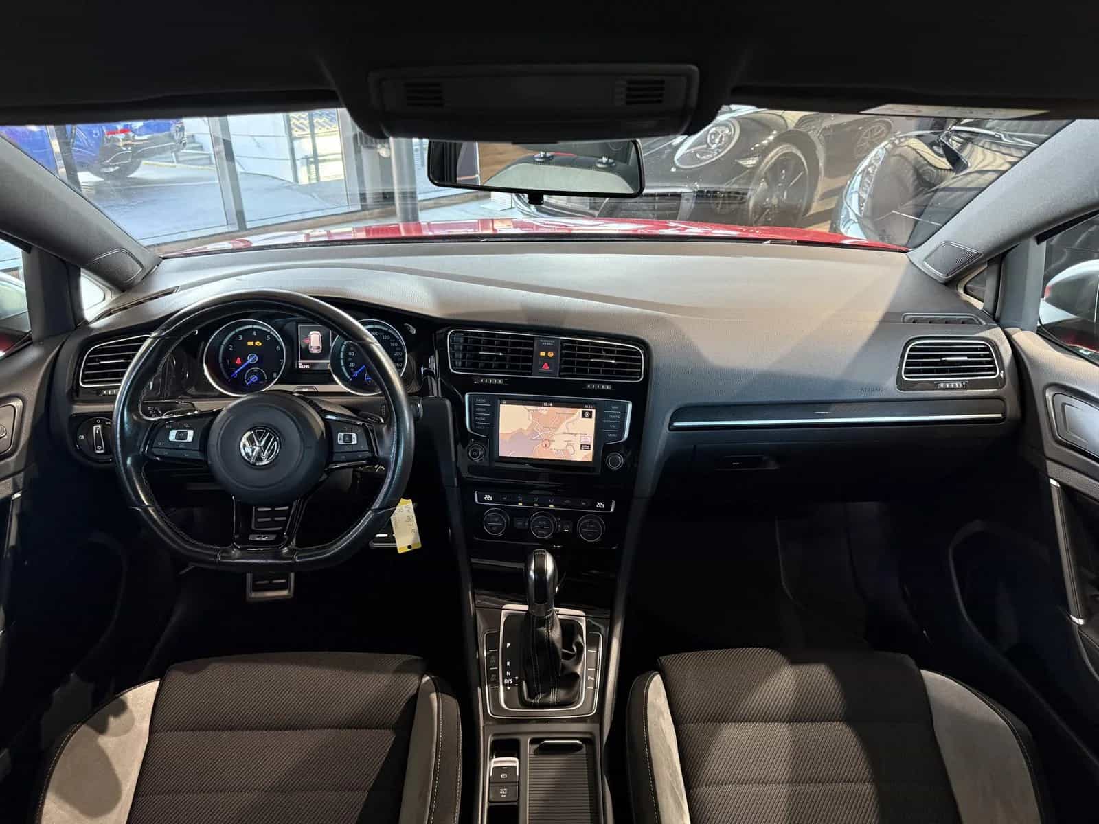 Volkswagen Golf 05/2016-photo-10
