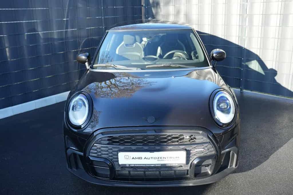 MINI Cooper AUTOMATIK*JCW KIT*SPORTSITZE*NAVI*1.HD*CN 12/2021-photo-1