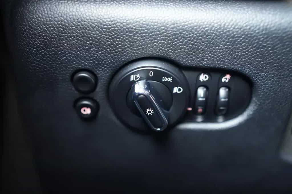 MINI Cooper AUTOMATIK*JCW KIT*SPORTSITZE*NAVI*1.HD*CN 12/2021-photo-17