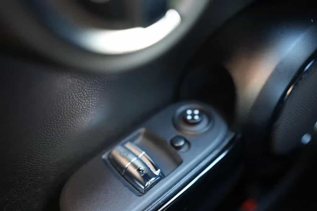 MINI Cooper AUTOMATIK*JCW KIT*SPORTSITZE*NAVI*1.HD*CN 12/2021-photo-24