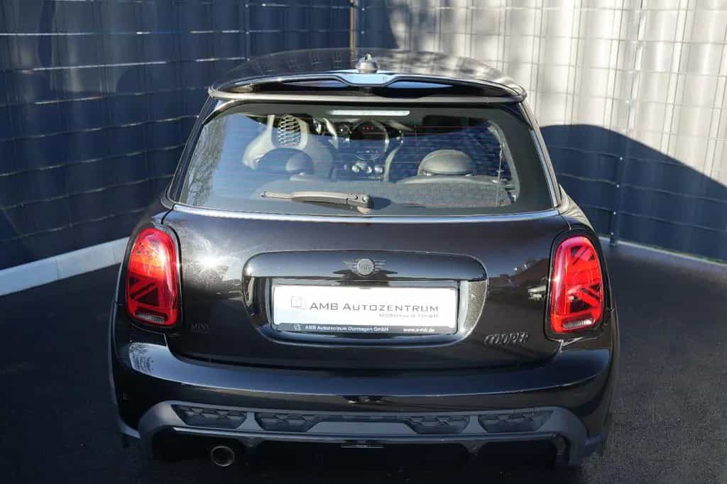 MINI Cooper AUTOMATIK*JCW KIT*SPORTSITZE*NAVI*1.HD*CN 12/2021-photo-4