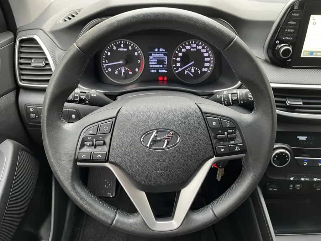 Hyundai TUCSON PURE 1.6 GDi *CAM*SITZHZG*NAVI*DAB* 12/2018-photo-10