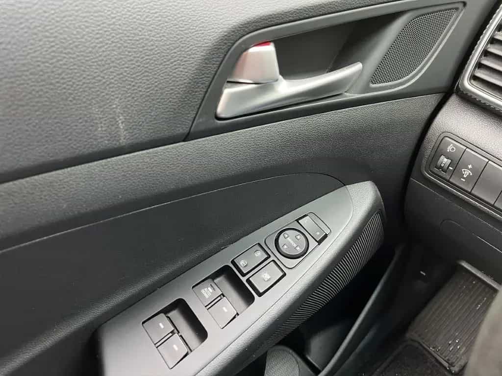 Hyundai TUCSON PURE 1.6 GDi *CAM*SITZHZG*NAVI*DAB* 12/2018-photo-12