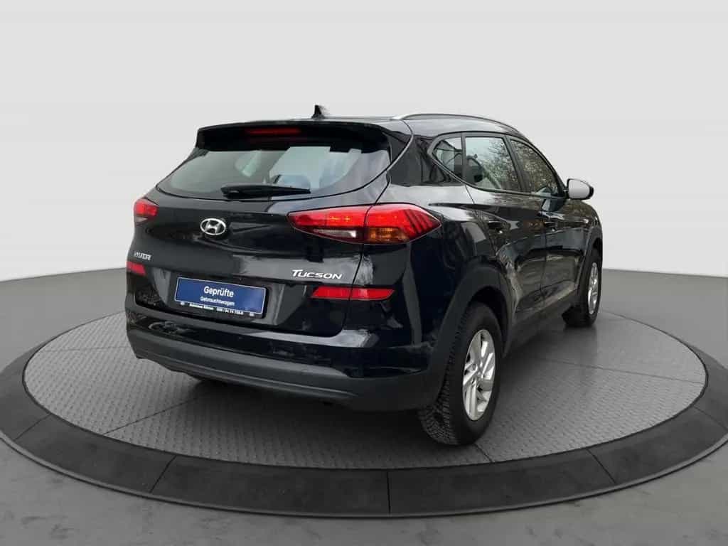 Hyundai TUCSON PURE 1.6 GDi *CAM*SITZHZG*NAVI*DAB* 12/2018-photo-3