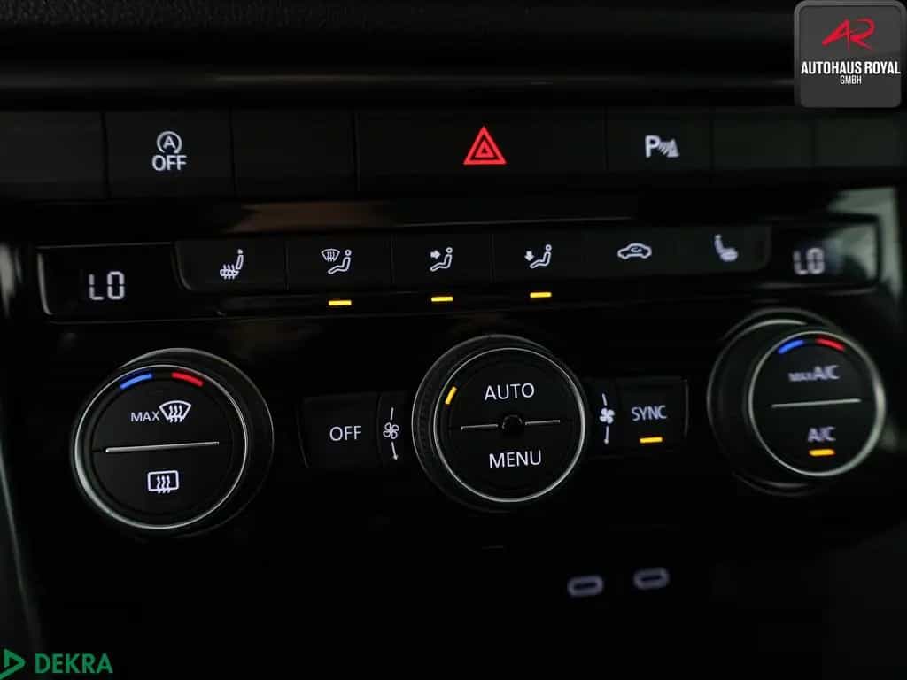 Volkswagen T-Roc 2.0 TDI 4M SPORT ACC,KAMERA,AMBIENTE,BLIS 12/2021-photo-23