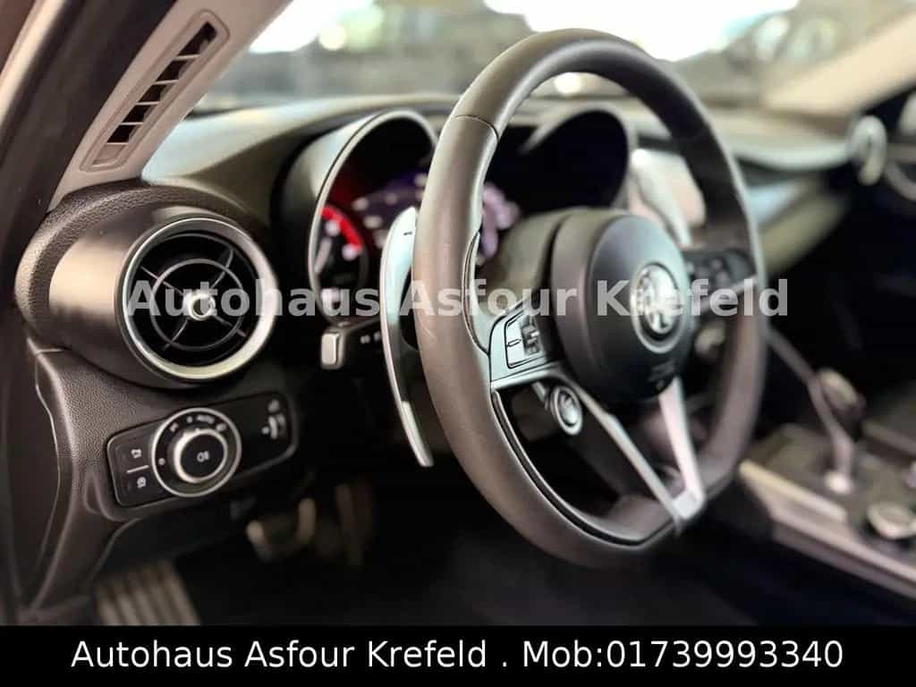 Alfa Romeo Giulia Super Efficiency *Kamera*PDC*AHK*8-fach 03/2017-photo-12