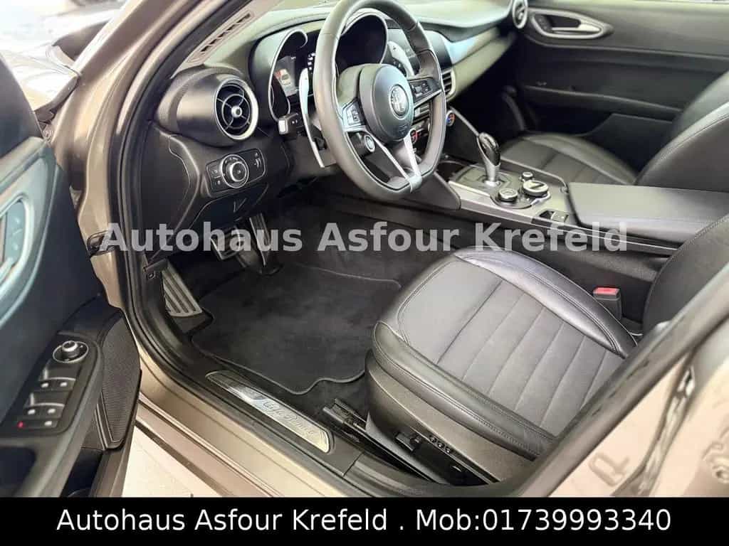 Alfa Romeo Giulia Super Efficiency *Kamera*PDC*AHK*8-fach 03/2017-photo-13