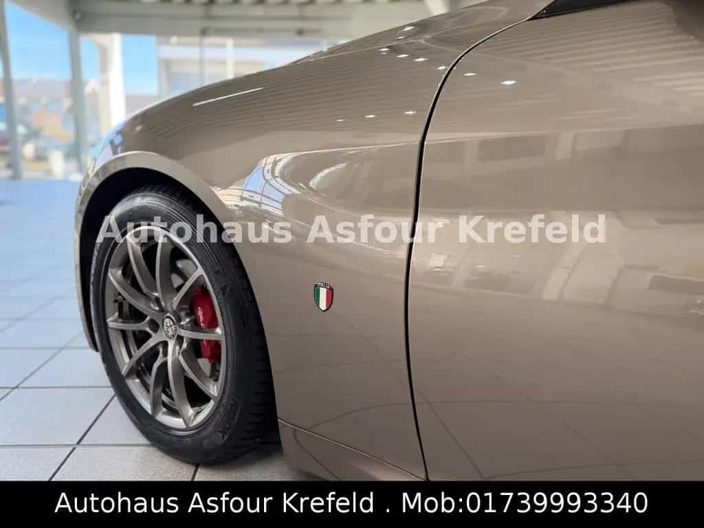 Alfa Romeo Giulia Super Efficiency *Kamera*PDC*AHK*8-fach 03/2017-photo-17
