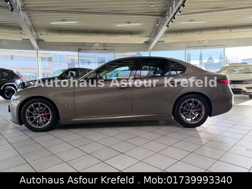 Alfa Romeo Giulia Super Efficiency *Kamera*PDC*AHK*8-fach 03/2017-photo-3