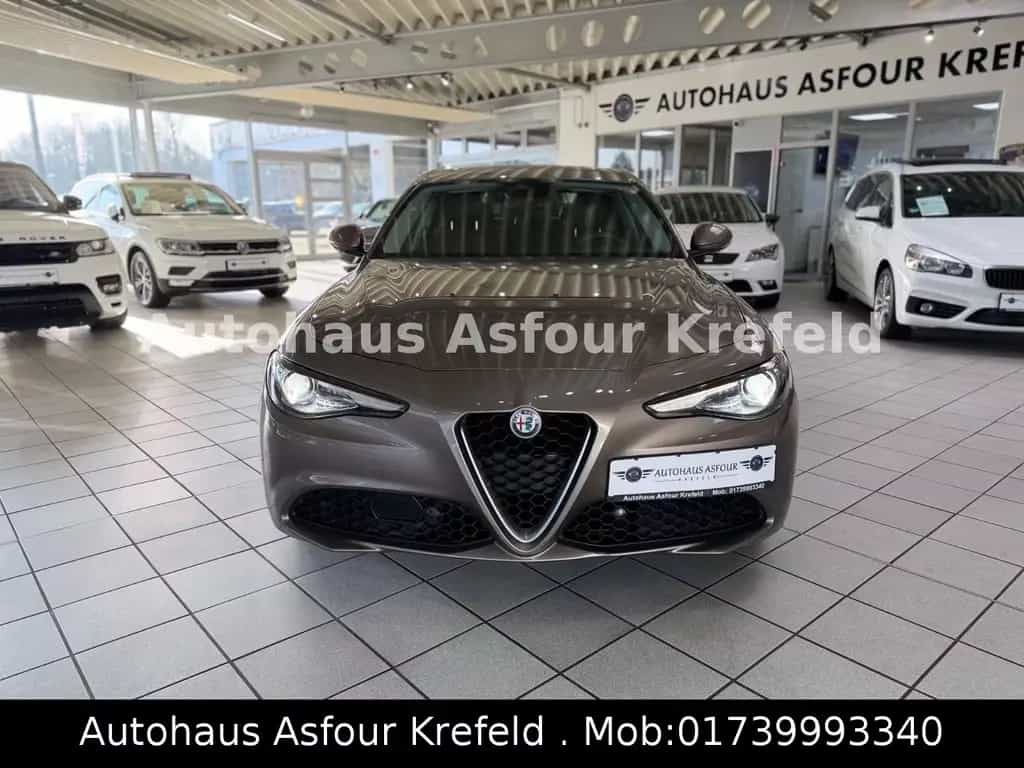 Alfa Romeo Giulia Super Efficiency *Kamera*PDC*AHK*8-fach 03/2017-photo-7