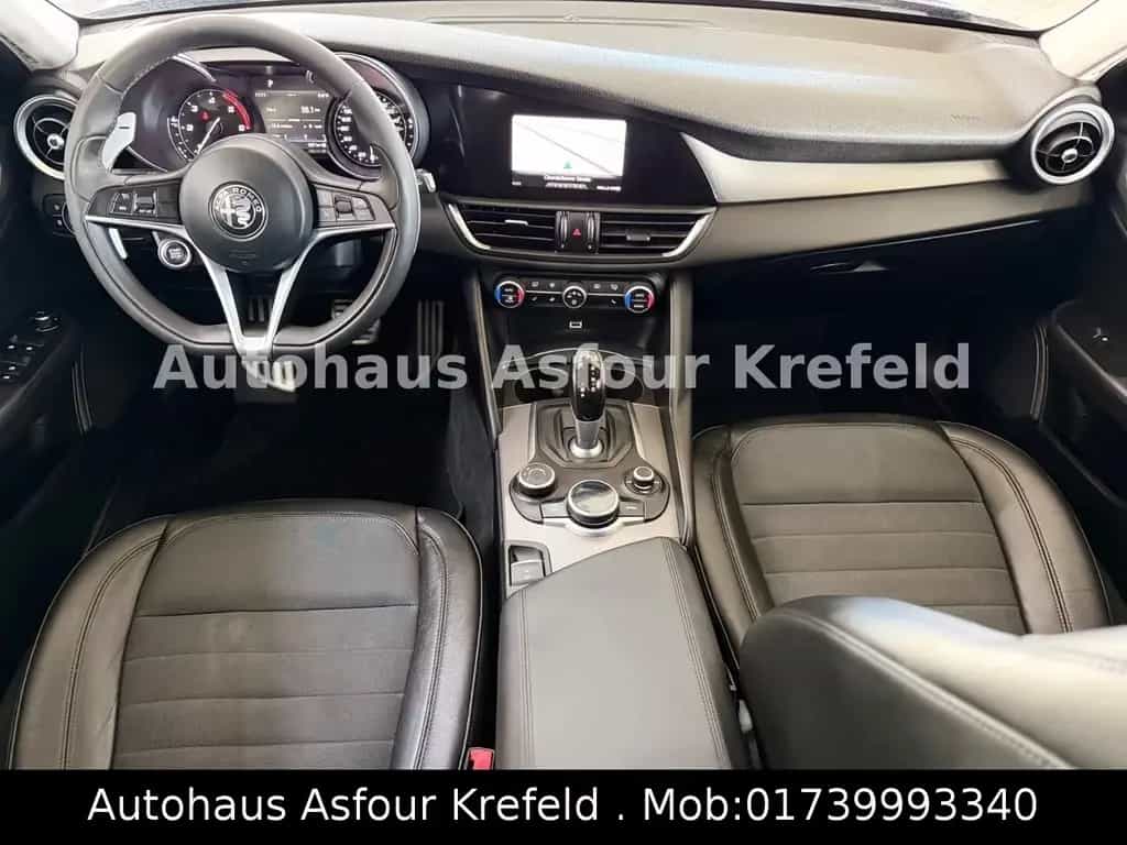 Alfa Romeo Giulia Super Efficiency *Kamera*PDC*AHK*8-fach 03/2017-photo-8