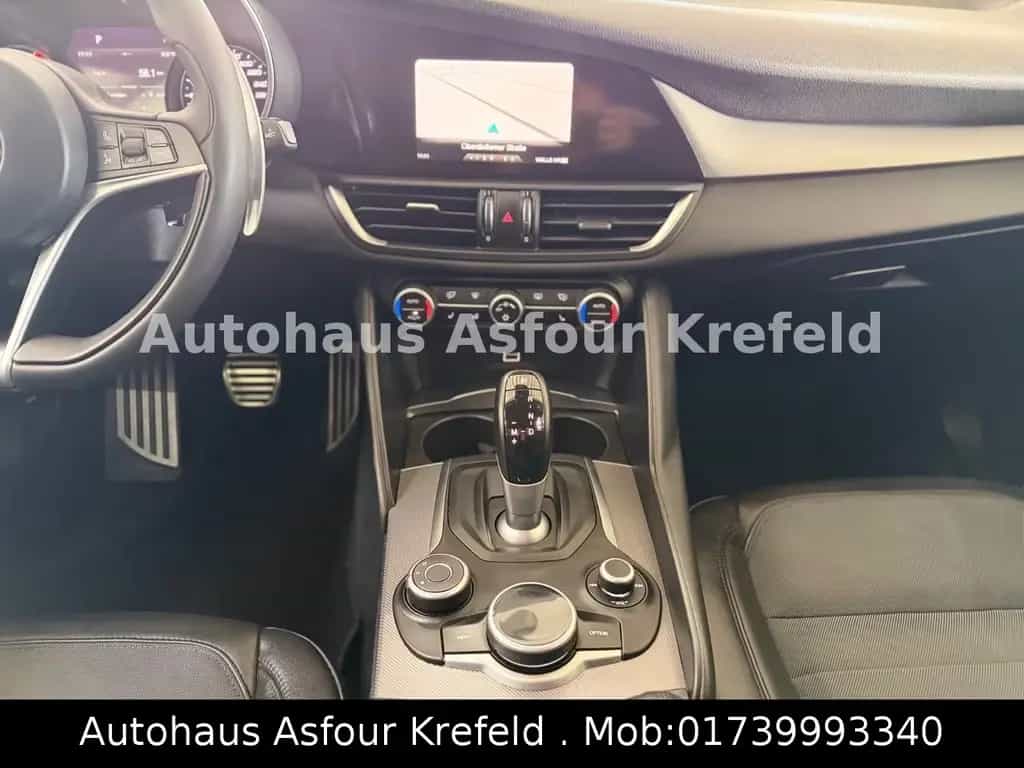 Alfa Romeo Giulia Super Efficiency *Kamera*PDC*AHK*8-fach 03/2017-photo-9