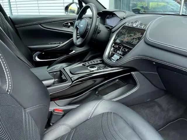 Aston Martin DBX 4.0 V8 04/2022-photo-16