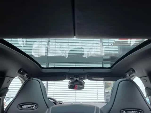 Aston Martin DBX 4.0 V8 04/2022-photo-21