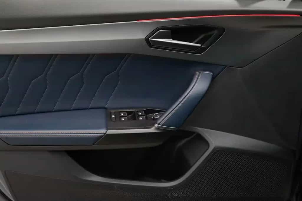 Cupra Formentor VZ 2.0 TSI 4D DSG AHK Matrix Pano Kam 09/2023-photo-17
