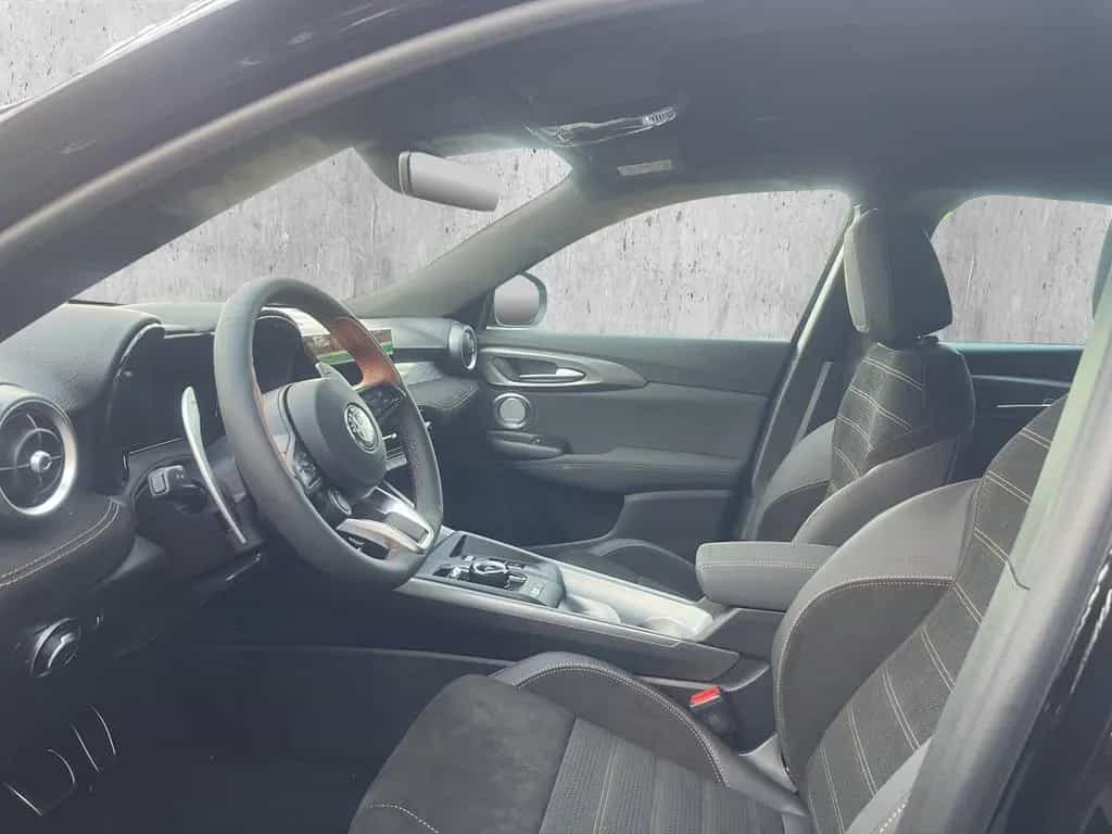 Alfa Romeo Tonale 1.5 Intensa 360+Kam.+KeyLess+Navi+SHZ+ACC 03/2026-photo-9