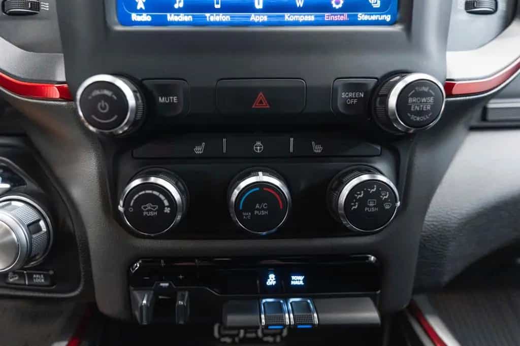 Dodge RAM 1500 REBEL 5,7L CARPLAY KAM AHK M+S TEMPOMAT 11/2019-photo-13