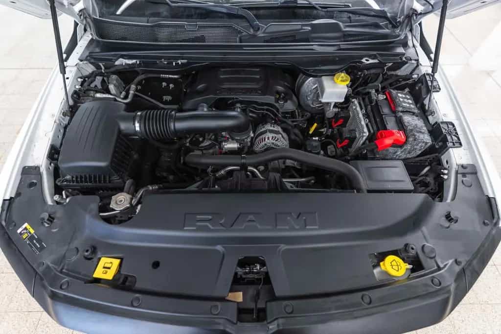 Dodge RAM 1500 REBEL 5,7L CARPLAY KAM AHK M+S TEMPOMAT 11/2019-photo-29