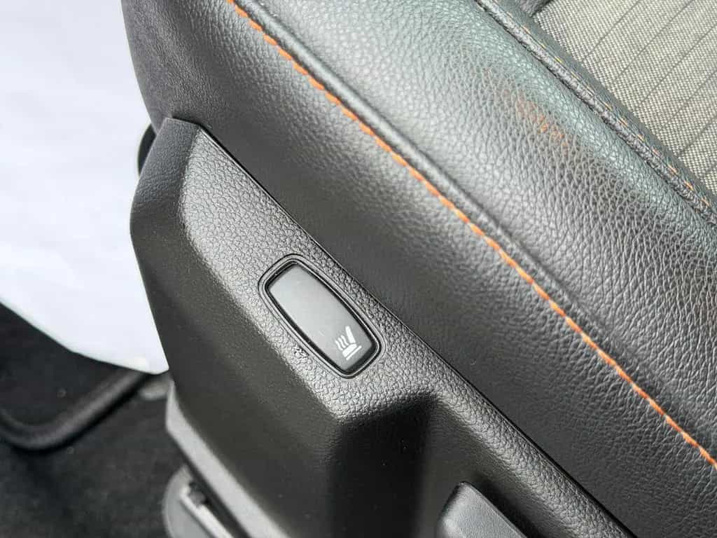Dacia Duster II Extreme Leder LED Alu Spur 360° Navi 02/2023-photo-12