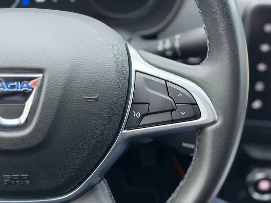Dacia Duster II Extreme Leder LED Alu Spur 360° Navi 02/2023-photo-18