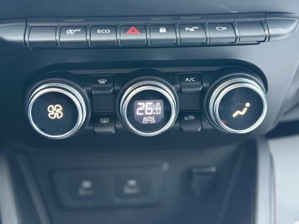Dacia Duster II Extreme Leder LED Alu Spur 360° Navi 02/2023-photo-23