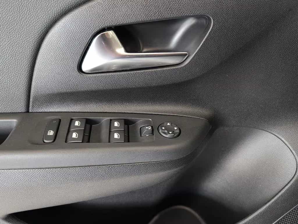 Opel Corsa GS-Line Kamera LED Shzg Lhzg Allwetter 05/2025-photo-22