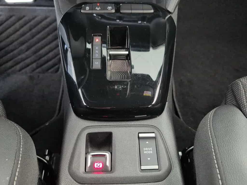 Opel Corsa GS-Line Kamera LED Shzg Lhzg Allwetter 05/2025-photo-34