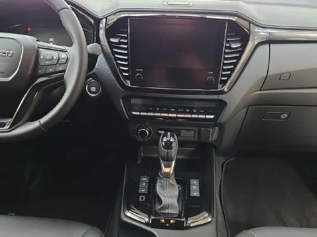 Isuzu D-Max Double Cab 4WD V-CROSS 1.9D 120KW/163PS AT 02/2026-photo-11
