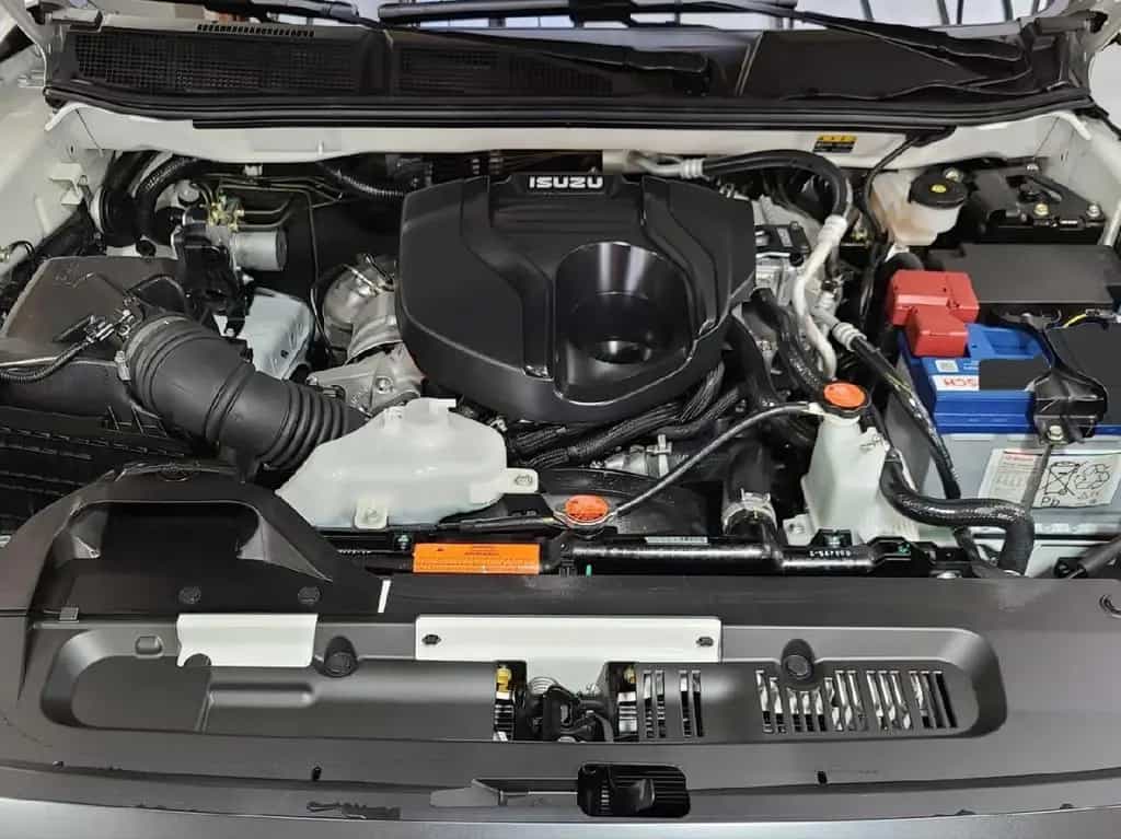 Isuzu D-Max Double Cab 4WD V-CROSS 1.9D 120KW/163PS AT 02/2026-photo-13