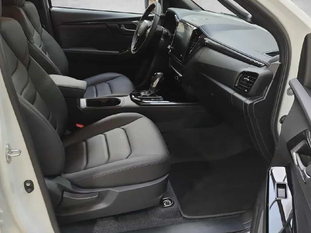 Isuzu D-Max Double Cab 4WD V-CROSS 1.9D 120KW/163PS AT 02/2026-photo-9