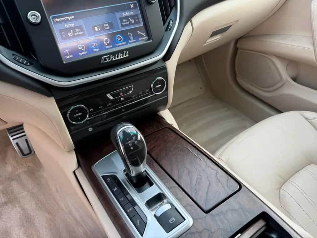 Maserati Ghibli 3,0 Diesel *GSD*Leder Beige*Szhg*20" 10/2013-photo-17