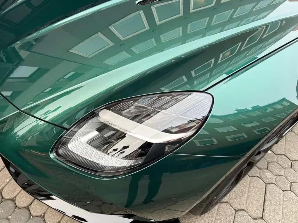 Aston Martin V8 Vantage S Roadster null-photo-2