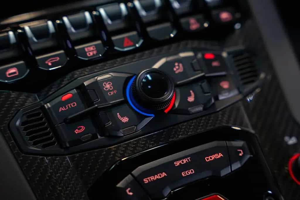 Lamborghini Aventador SVJ*AD Personam*Lift*Sensonum*Camera 03/2019-photo-6