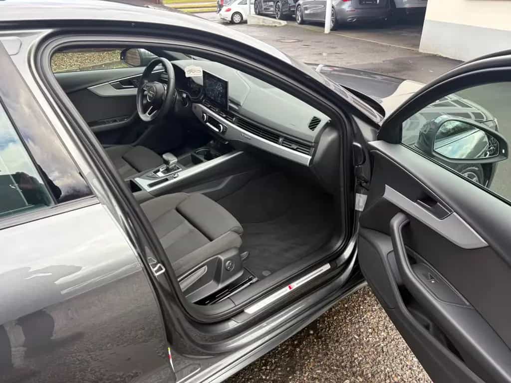 Audi A4 Lim. 40 TFSI quattro S-line Black Style 10/2023-photo-11
