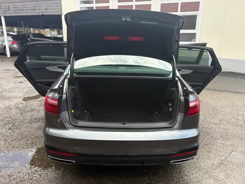 Audi A4 Lim. 40 TFSI quattro S-line Black Style 10/2023-photo-18