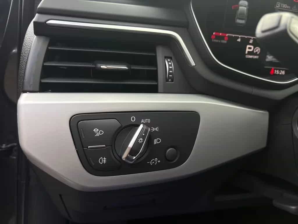 Audi A4 Lim. 40 TFSI quattro S-line Black Style 10/2023-photo-25
