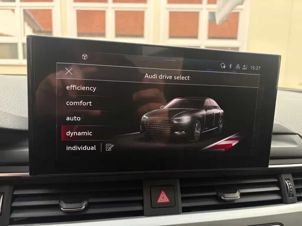 Audi A4 Lim. 40 TFSI quattro S-line Black Style 10/2023-photo-29