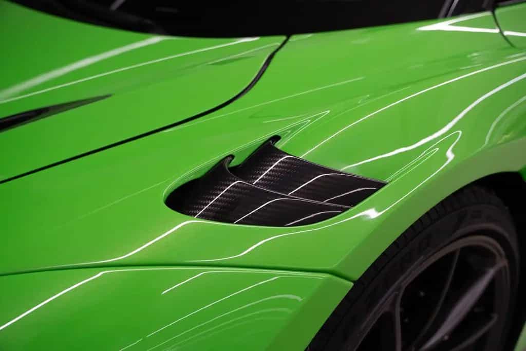 McLaren 750S Spider CF Exterior I Mantis Green I B&W null-photo-12