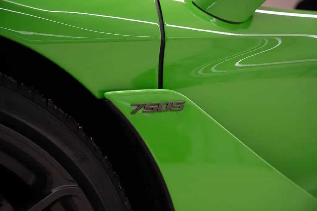 McLaren 750S Spider CF Exterior I Mantis Green I B&W null-photo-14