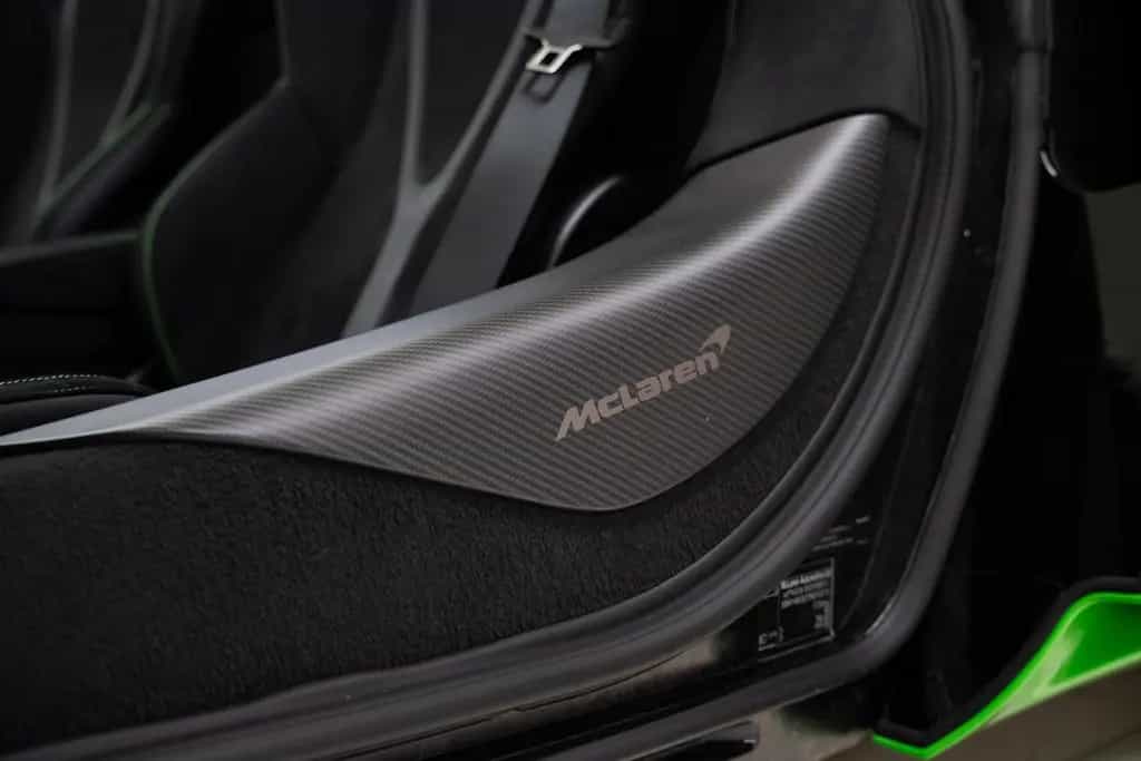 McLaren 750S Spider CF Exterior I Mantis Green I B&W null-photo-23