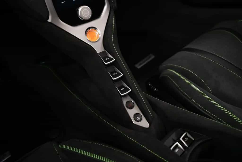McLaren 750S Spider CF Exterior I Mantis Green I B&W null-photo-25