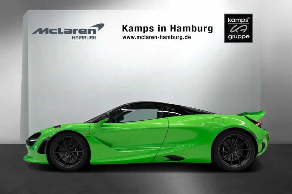 McLaren 750S Spider CF Exterior I Mantis Green I B&W null-photo-5